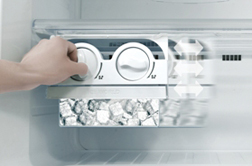 Twist ice maker