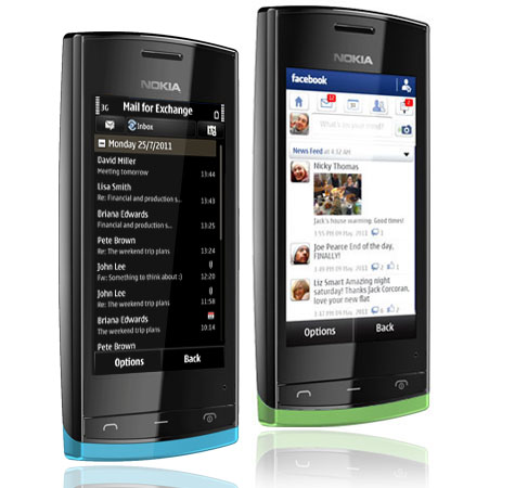 Nokia 500 smartphone with email, IM and social networks